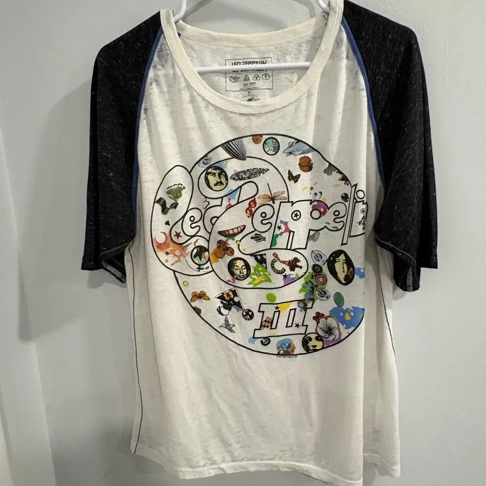 Vintage Led Zeppelin III Trunk Ltd Concert White and Black Graphic Tee
